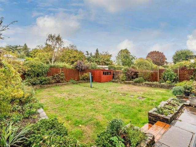 5 bed house for sale