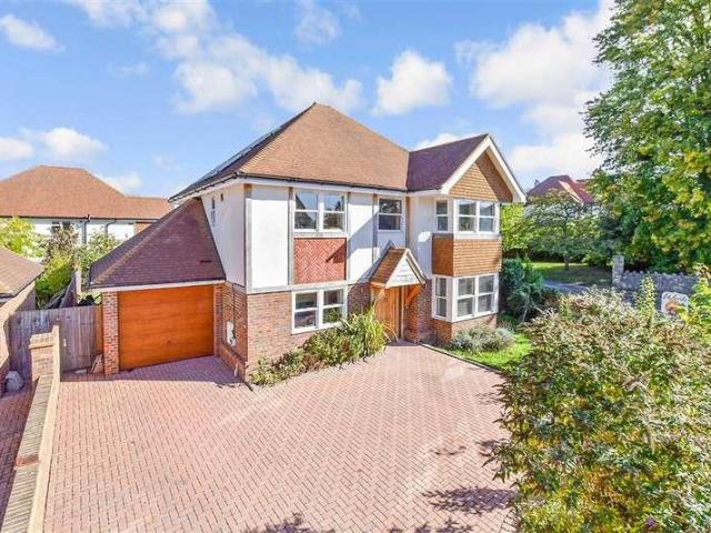 5 bed house for sale
