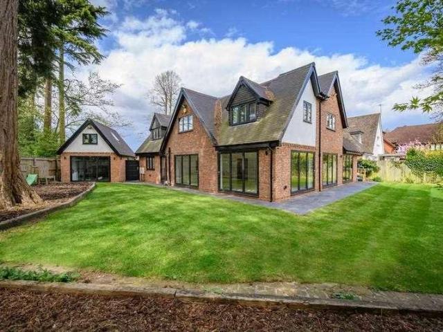 5 bed house for sale