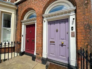 5 bed house for sale