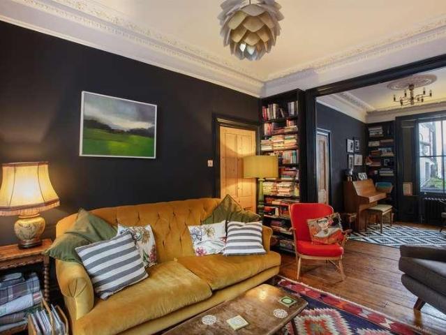 5 bed house for sale