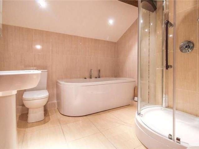 5 bed house for sale