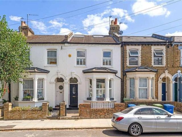 5 bed house for sale