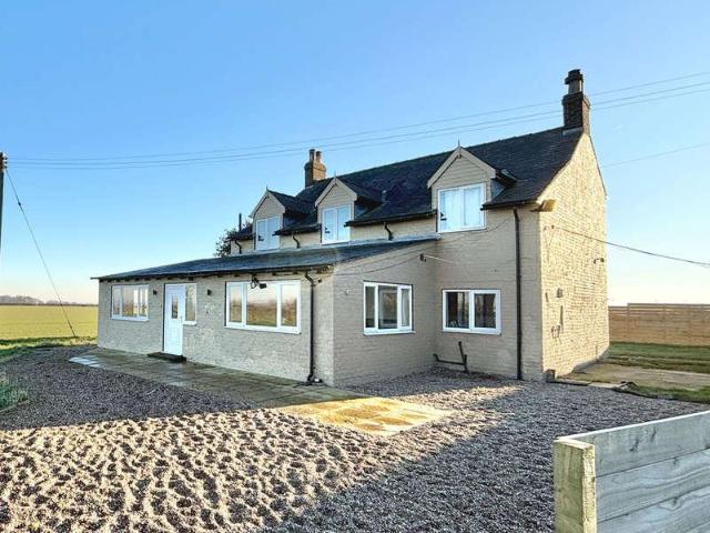 5 bed house for sale