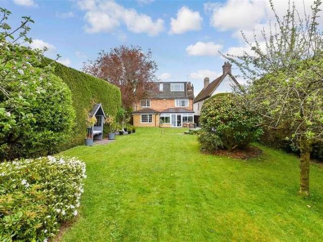 5 bed house for sale