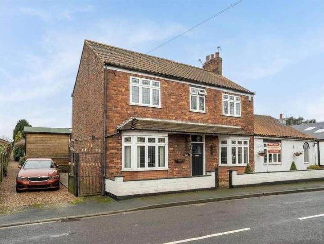 5 bed house for sale