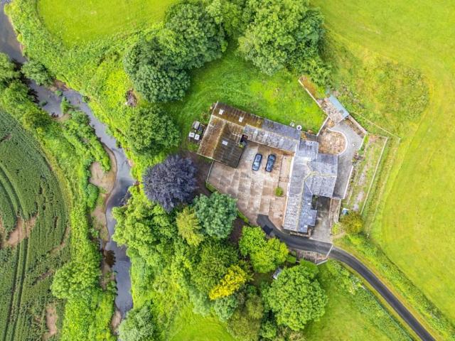 5 bed house for sale