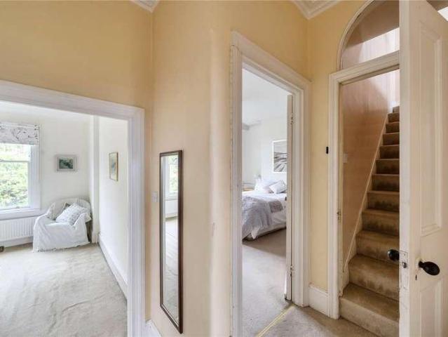 5 bed house for sale