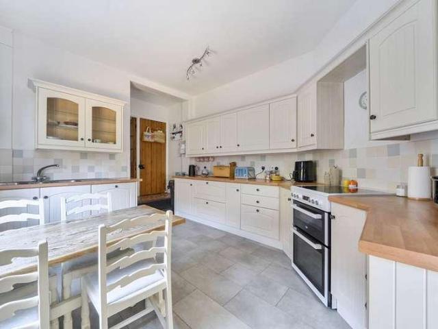 5 bed house for sale