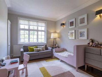 5 bed house for sale