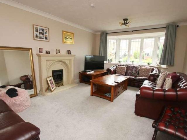 5 bed house for sale