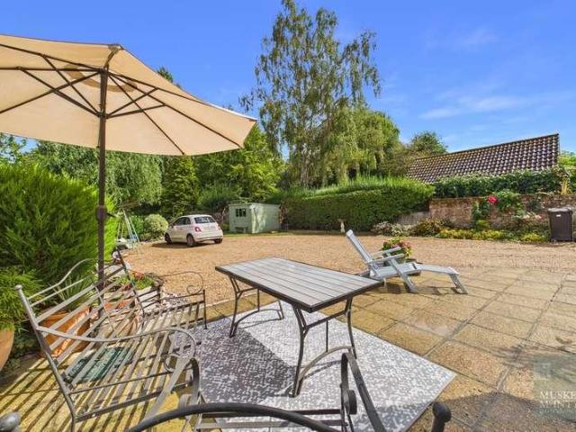 5 bed house for sale
