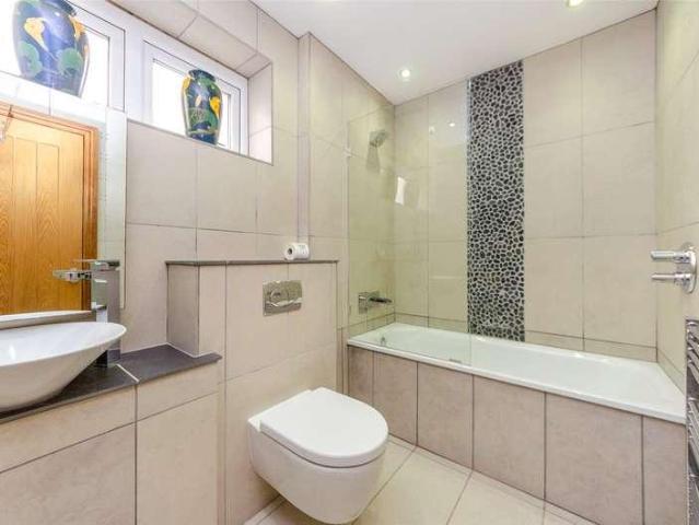5 bed house for sale