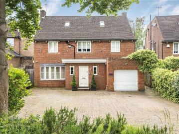 5 bed house for sale