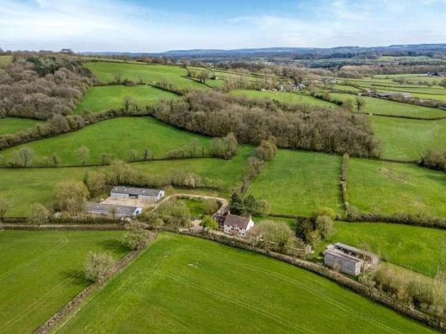 5 bed house for sale