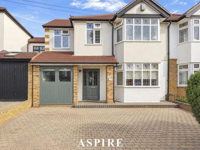 5 bed house for sale
