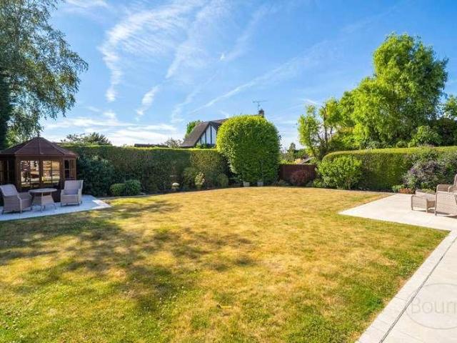 5 bed house for sale