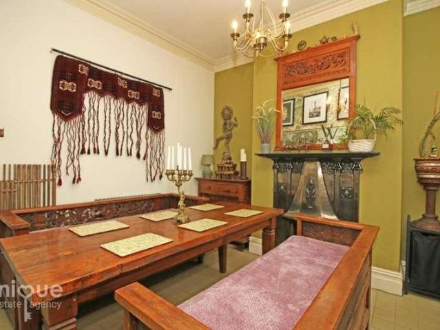 5 bed house for sale