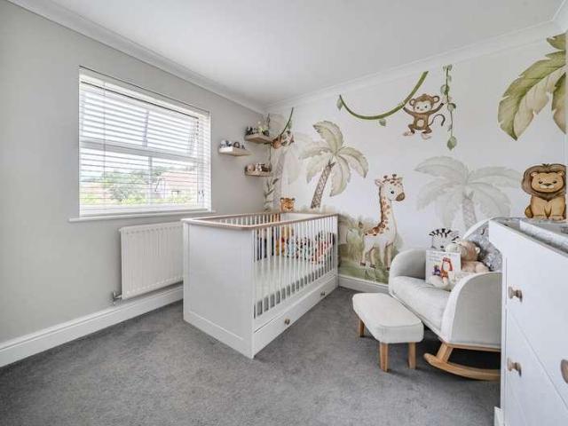 5 bed house for sale