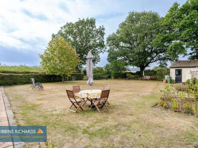 5 bed house for sale