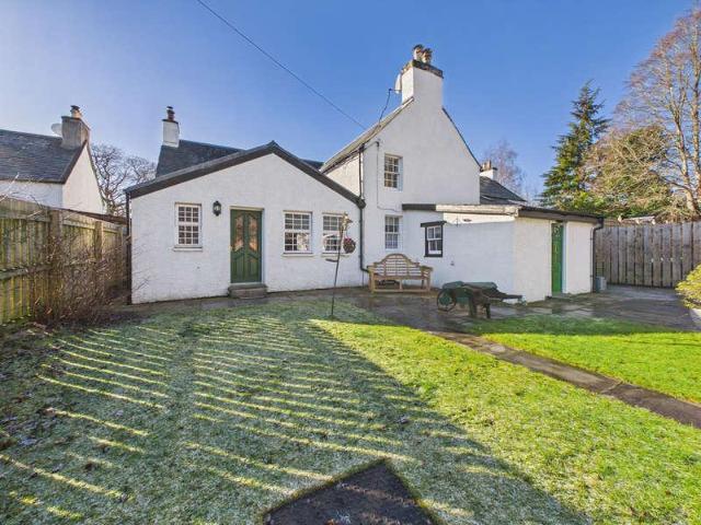 5 bed house for sale