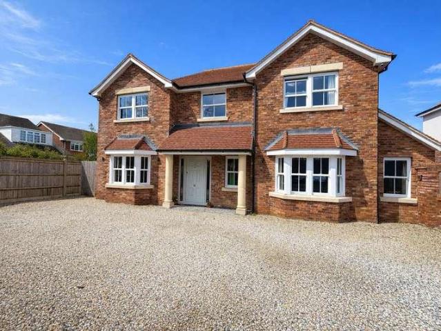 5 bed house for sale
