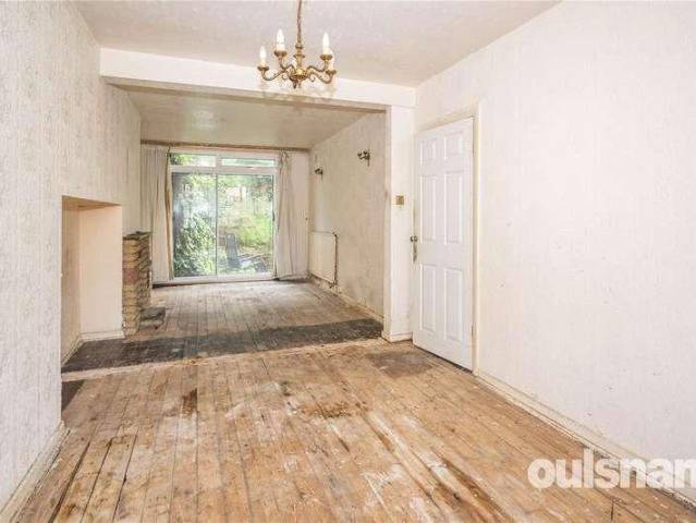 5 bed house for sale