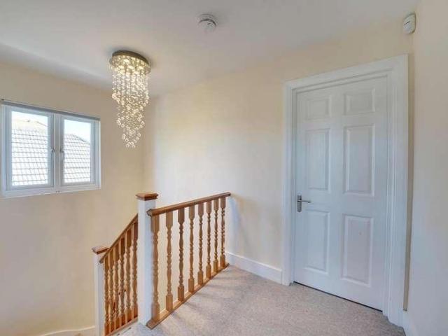 5 bed house for sale