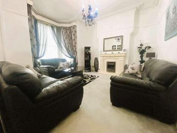 5 bed house for sale