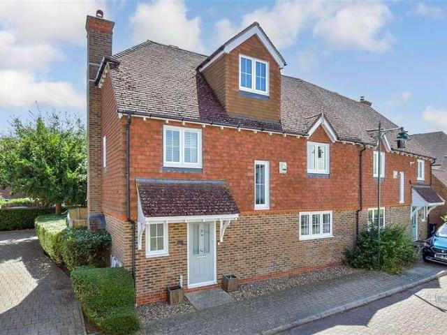 5 bed house for sale