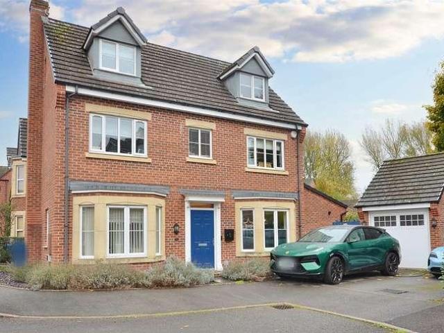 5 bed house for sale