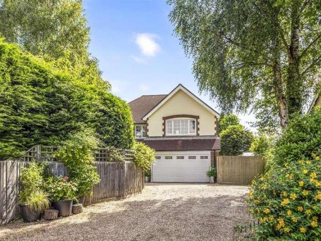 5 bed house for sale