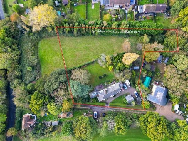 5 bed house for sale