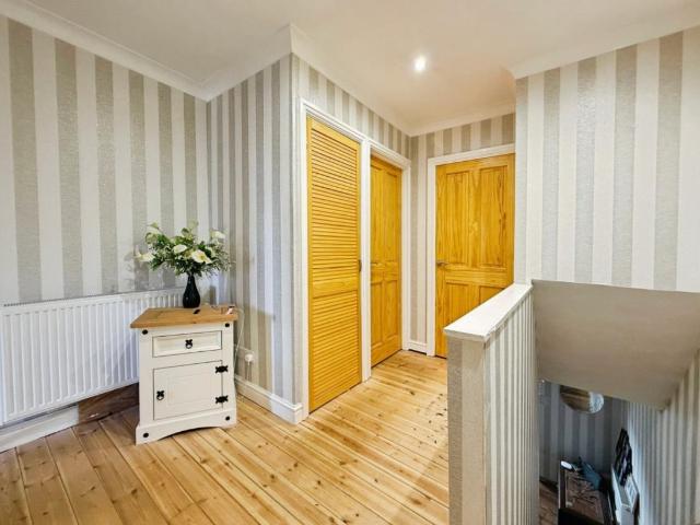 5 bed house for sale