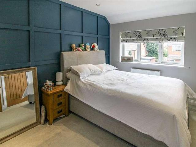 5 bed house for sale