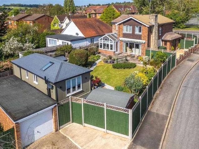 5 bed house for sale