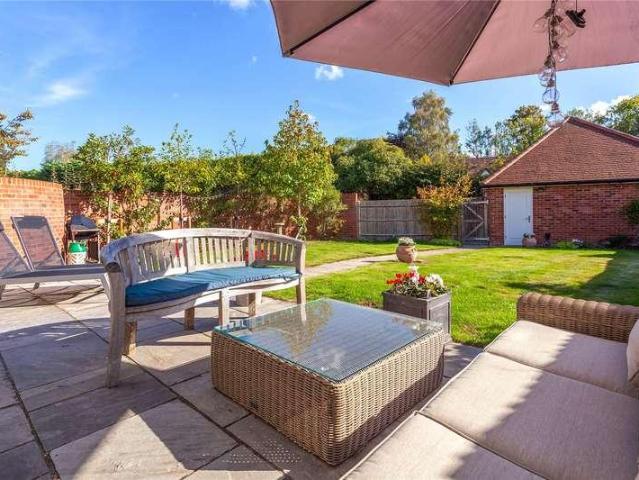 5 bed house for sale