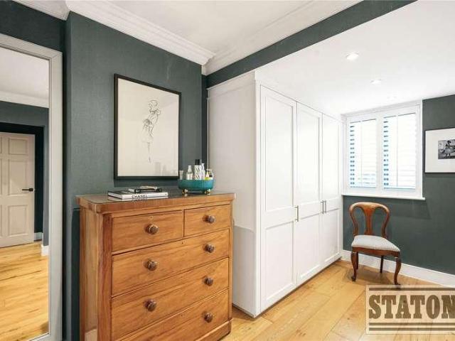 5 bed house for sale
