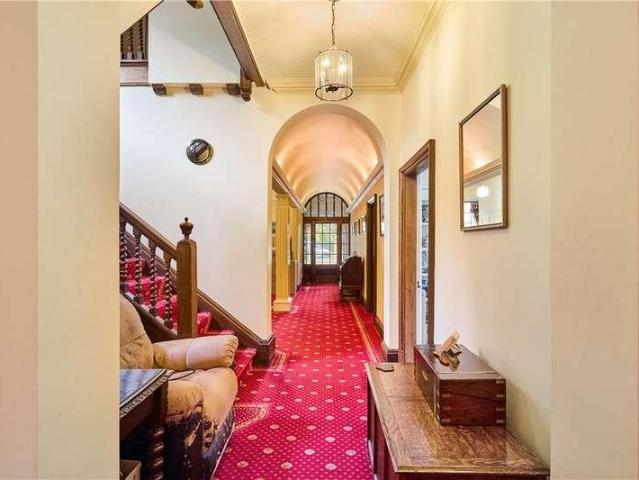 5 bed house for sale