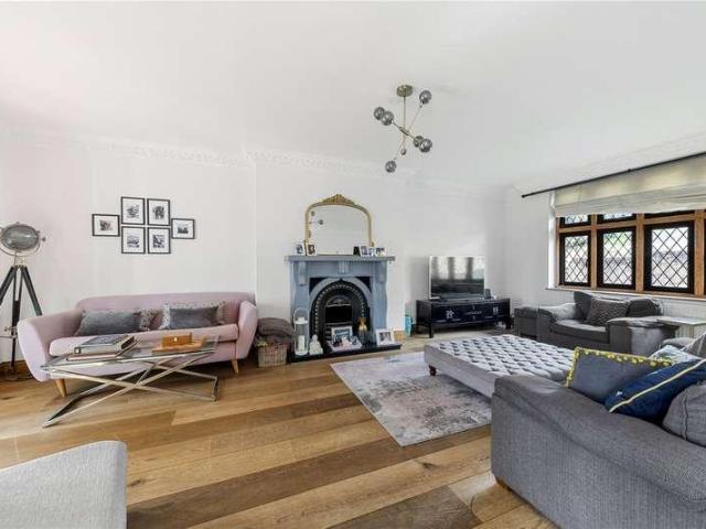5 bed house for sale