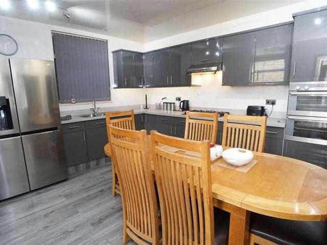 5 bed house for sale