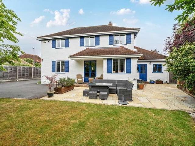 5 bed house for sale