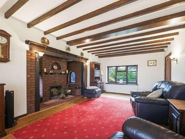 5 bed house for sale