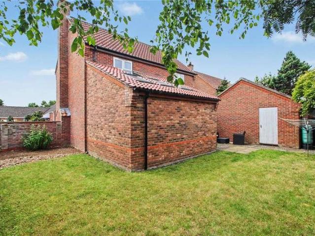 5 bed house for sale