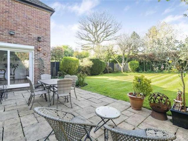 5 bed house for sale