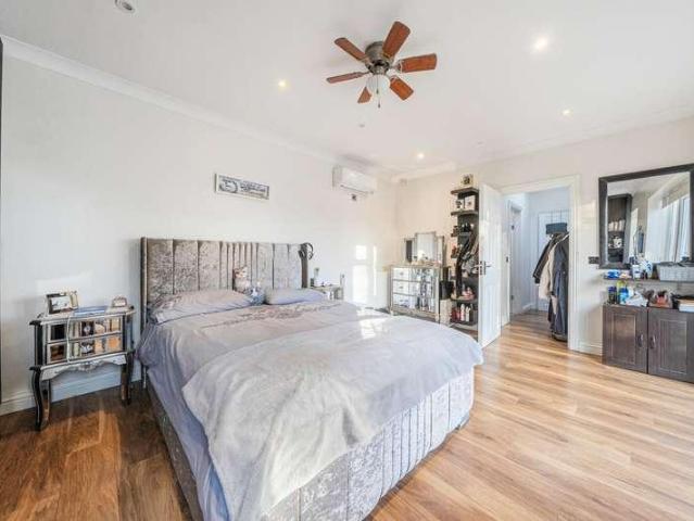 5 bed house for sale