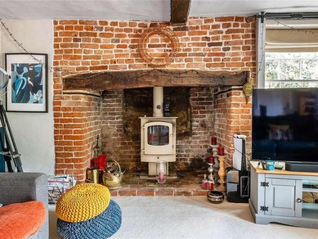 5 bed house for sale
