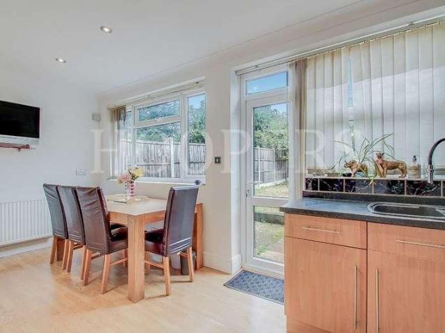 5 bed house for sale