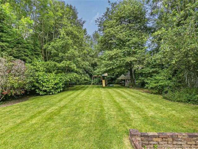 5 bed house for sale