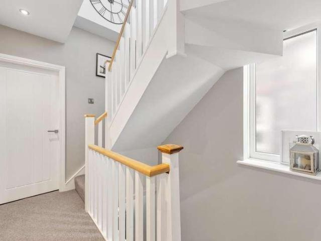 5 bed house for sale